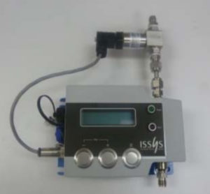 Fig. 1. The density meter (bottom) and pressure sensor (top). 